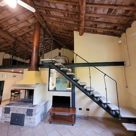 Vakantiehuis La Capanna Di Poggio Al Lupo